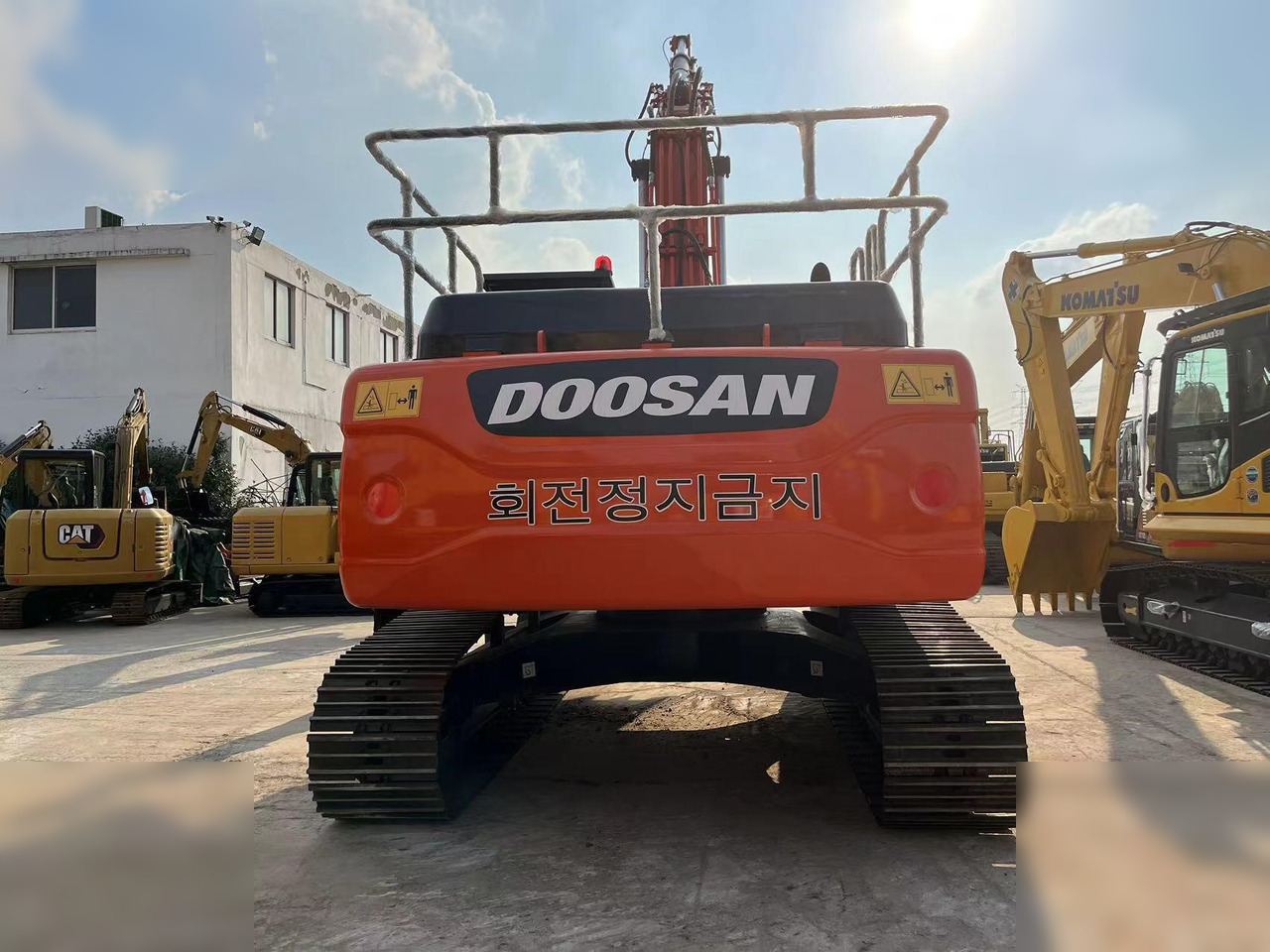 DOOSAN DX300 LC-9C - Ekskavator perayap: gambar 2 DOOSAN DX300 LC-9C - Ekskavator perayap: gambar 2