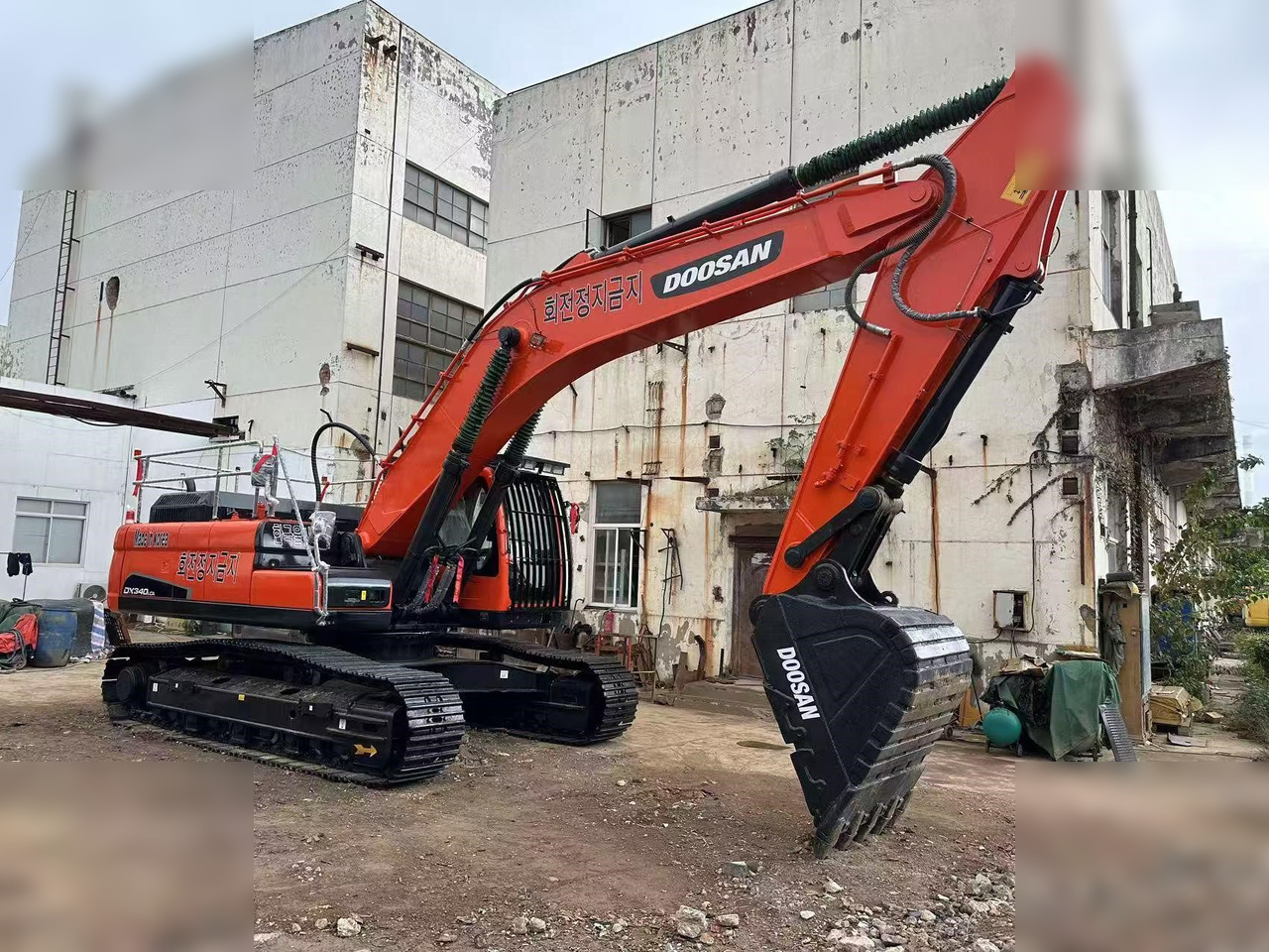 DOOSAN DX340 LC - Ekskavator perayap: gambar 2 DOOSAN DX340 LC - Ekskavator perayap: gambar 2
