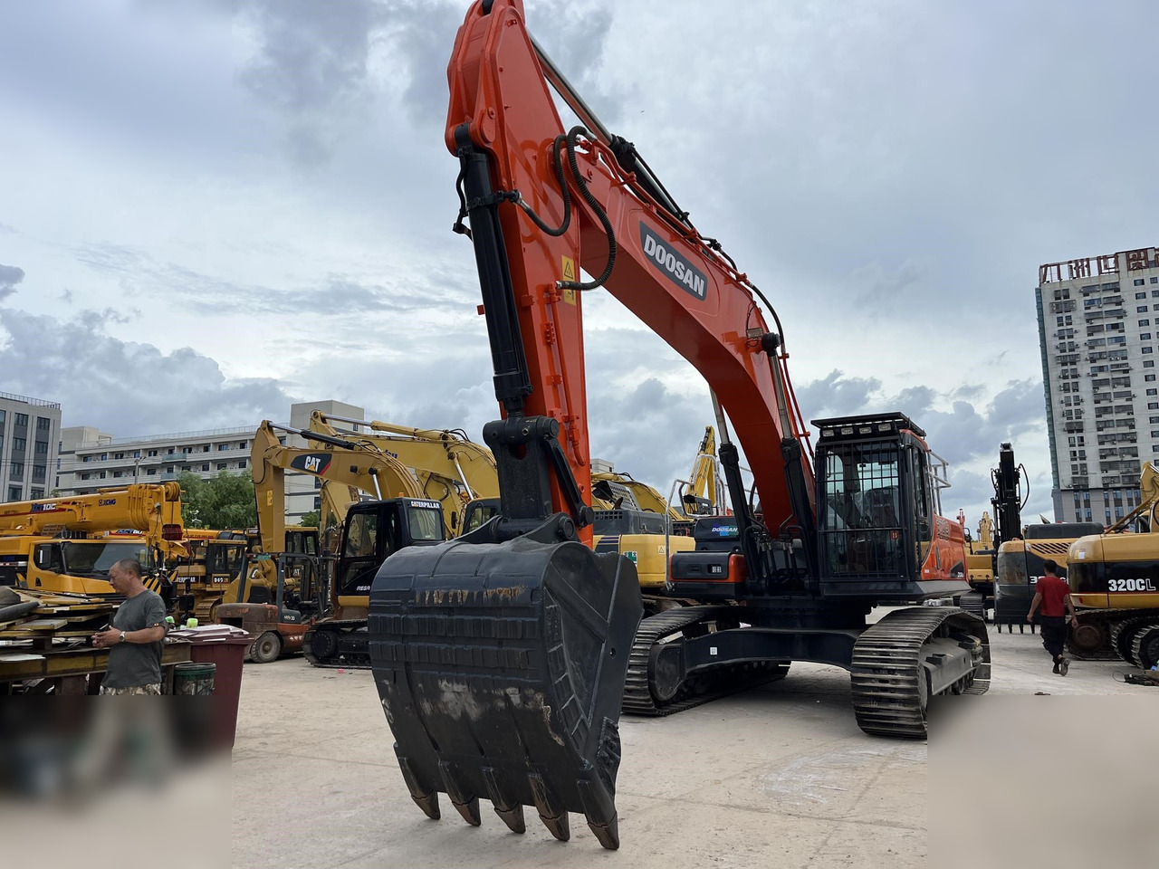 DOOSAN DX340 LCA - Ekskavator perayap: gambar 1 DOOSAN DX340 LCA - Ekskavator perayap: gambar 1