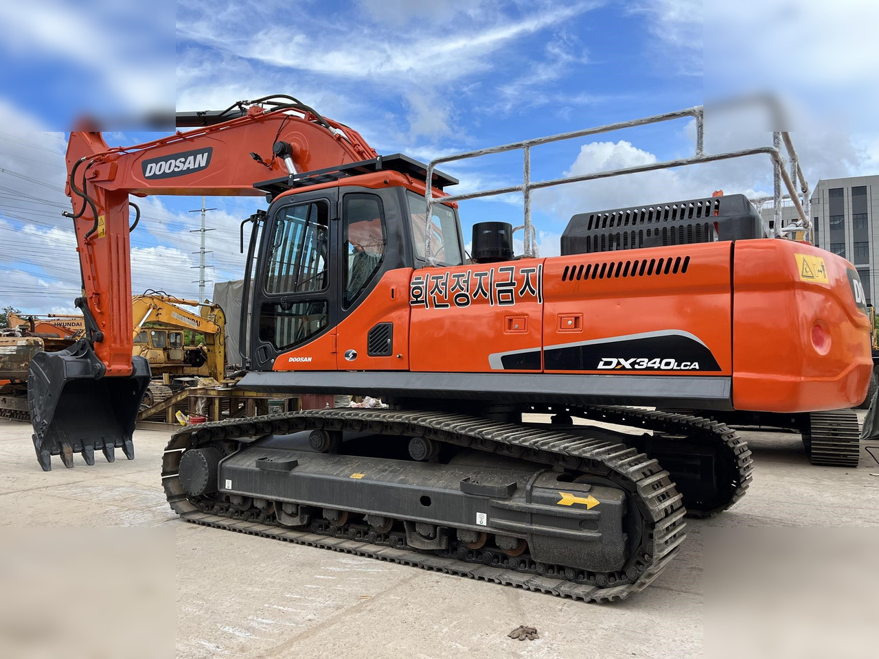 DOOSAN DX340 LCA - Ekskavator perayap: gambar 3 DOOSAN DX340 LCA - Ekskavator perayap: gambar 3