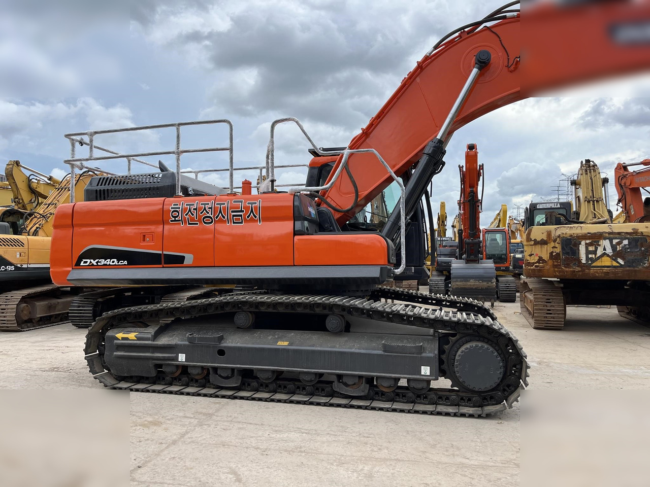 DOOSAN DX340 LCA - Ekskavator perayap: gambar 5 DOOSAN DX340 LCA - Ekskavator perayap: gambar 5