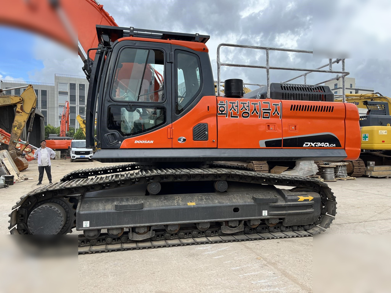 DOOSAN DX340 LCA - Ekskavator perayap: gambar 5 DOOSAN DX340 LCA - Ekskavator perayap: gambar 5