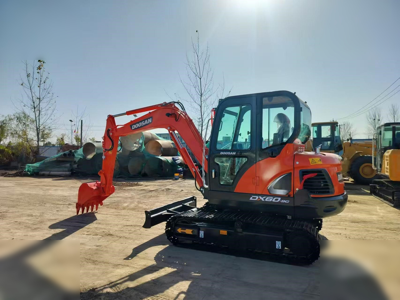 DOOSAN DX60-9C - Ekskavator perayap: gambar 1 DOOSAN DX60-9C - Ekskavator perayap: gambar 1