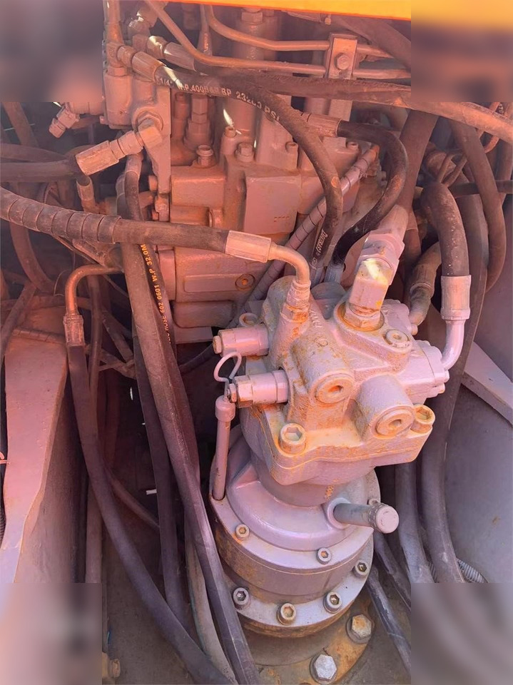 HITACHI EX120-5 - Ekskavator perayap: gambar 5 HITACHI EX120-5 - Ekskavator perayap: gambar 5