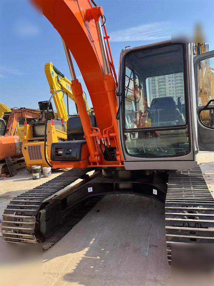 HITACHI EX120-5 - Ekskavator perayap: gambar 5 HITACHI EX120-5 - Ekskavator perayap: gambar 5
