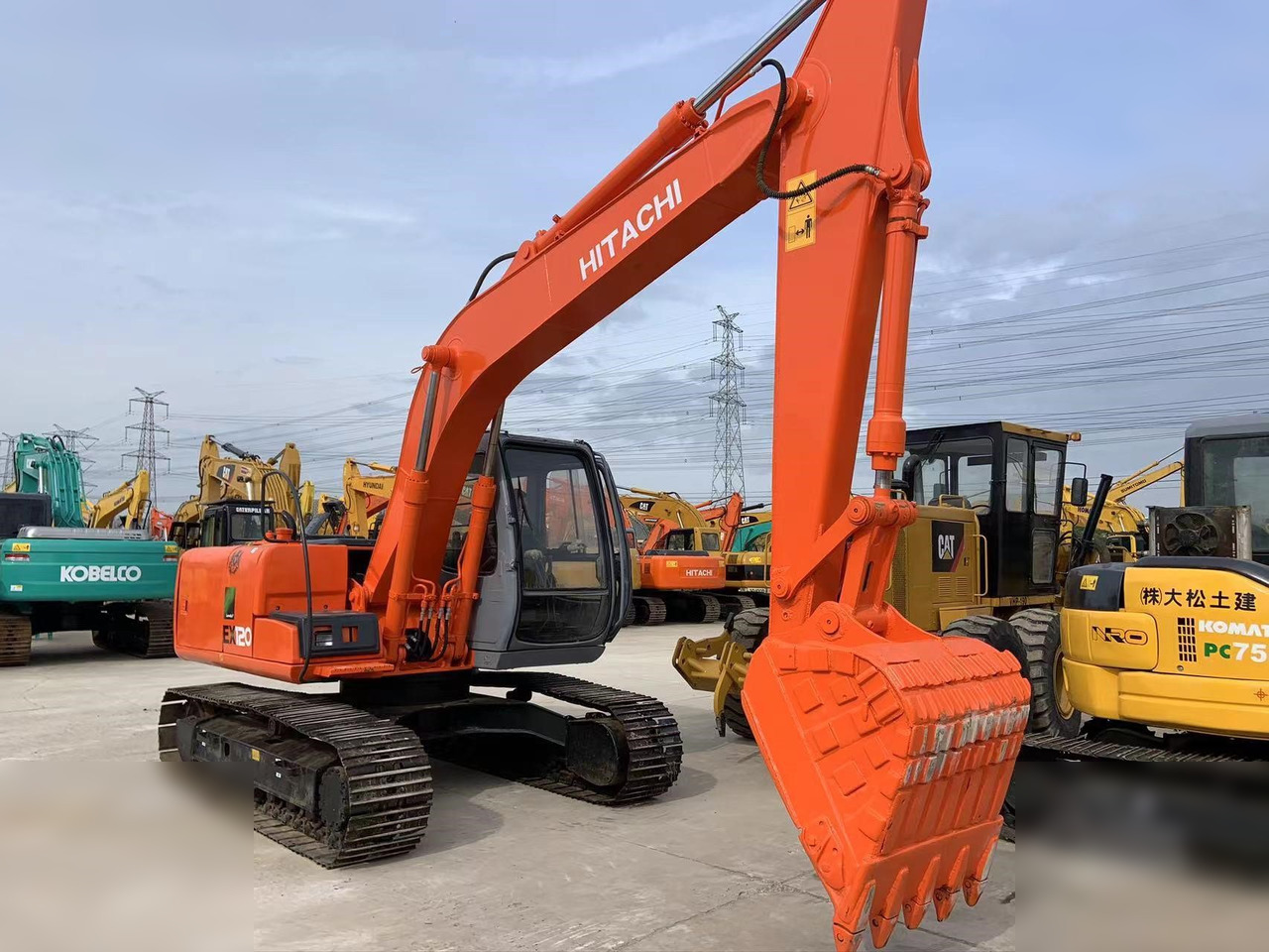 HITACHI EX120-5 - Ekskavator perayap: gambar 3 HITACHI EX120-5 - Ekskavator perayap: gambar 3