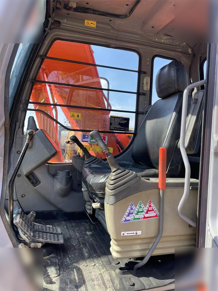 HITACHI ZX120 - Ekskavator perayap: gambar 4 HITACHI ZX120 - Ekskavator perayap: gambar 4
