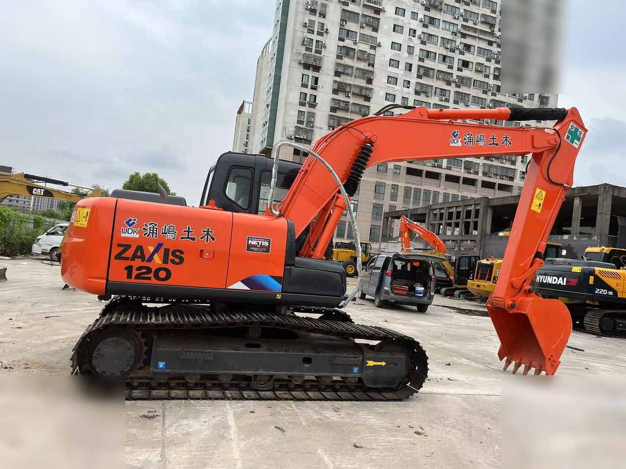 HITACHI ZX120 - Ekskavator perayap: gambar 1 HITACHI ZX120 - Ekskavator perayap: gambar 1