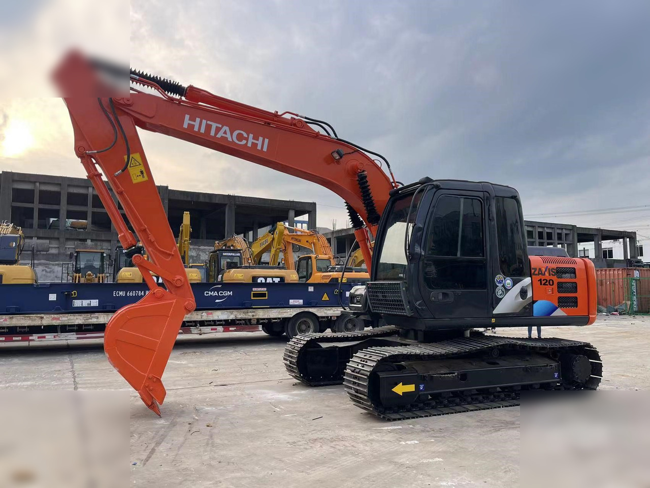 HITACHI ZX120 - Ekskavator perayap: gambar 4 HITACHI ZX120 - Ekskavator perayap: gambar 4