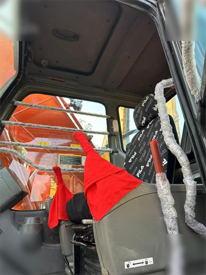 HITACHI ZX200-3G - Ekskavator perayap: gambar 5 HITACHI ZX200-3G - Ekskavator perayap: gambar 5