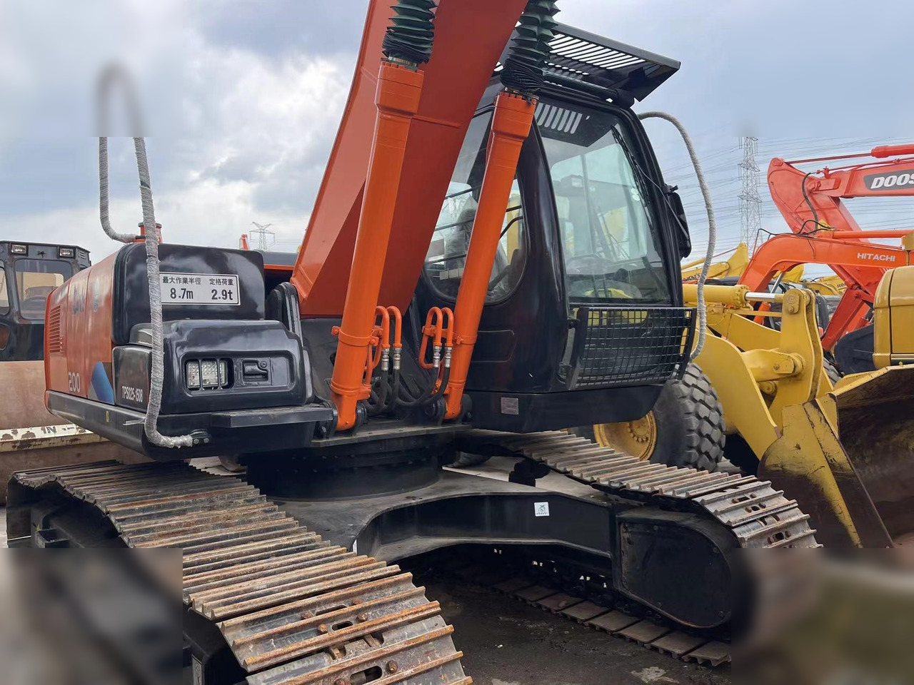 HITACHI ZX200 - Ekskavator perayap: gambar 5 HITACHI ZX200 - Ekskavator perayap: gambar 5