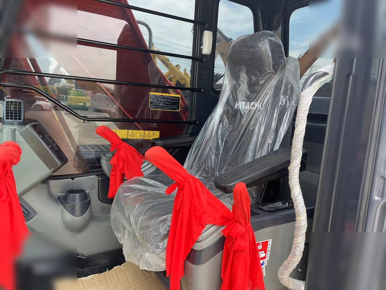 HITACHI ZX200 - Ekskavator perayap: gambar 5 HITACHI ZX200 - Ekskavator perayap: gambar 5