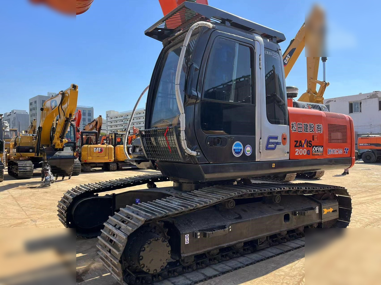 HITACHI ZX200 - Ekskavator perayap: gambar 4 HITACHI ZX200 - Ekskavator perayap: gambar 4