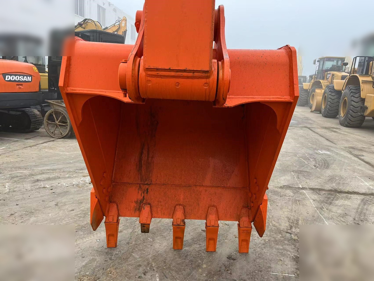 Ekskavator perayap HITACHI ZX210 LC-3G: gambar 9