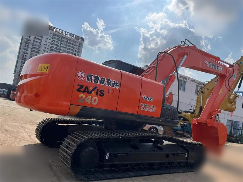 HITACHI ZX240-3 - Ekskavator perayap: gambar 2 HITACHI ZX240-3 - Ekskavator perayap: gambar 2