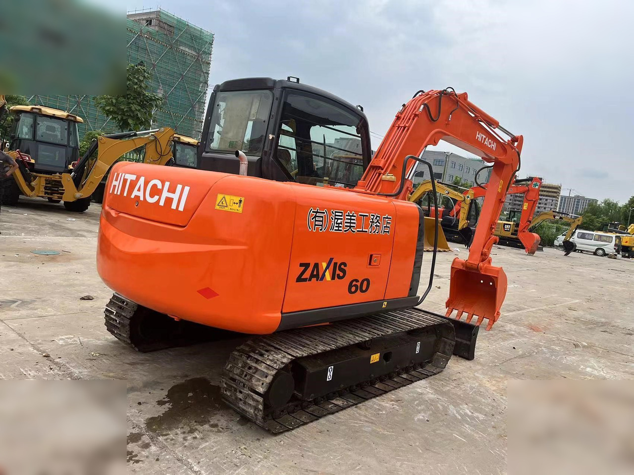 HITACHI ZX60 - Ekskavator perayap: gambar 4 HITACHI ZX60 - Ekskavator perayap: gambar 4