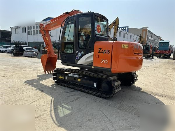 HITACHI ZX70 - Ekskavator perayap: gambar 4 HITACHI ZX70 - Ekskavator perayap: gambar 4
