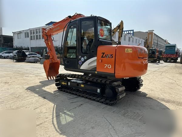 HITACHI ZX70 - Ekskavator perayap: gambar 1 HITACHI ZX70 - Ekskavator perayap: gambar 1