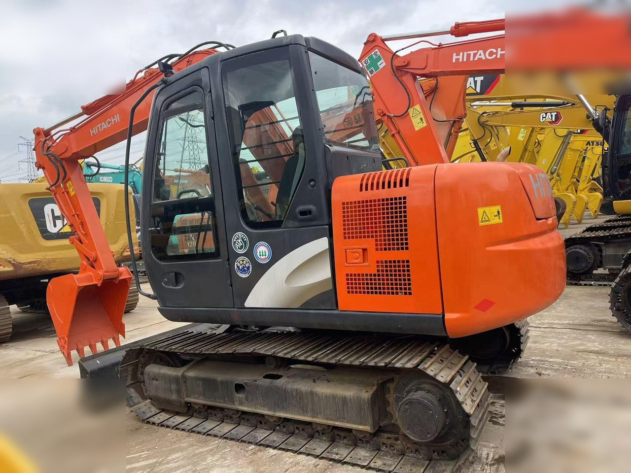HITACHI ZX70 - Ekskavator perayap: gambar 1 HITACHI ZX70 - Ekskavator perayap: gambar 1