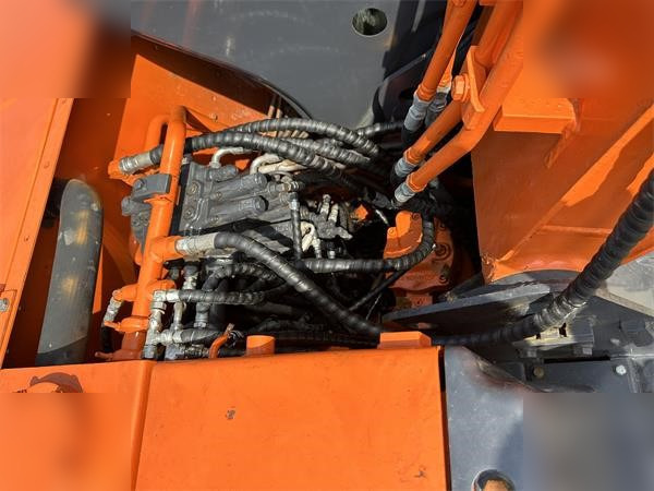 Ekskavator perayap HITACHI ZX70: gambar 8