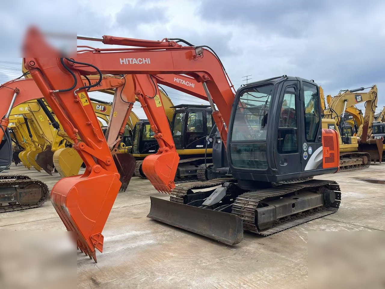 HITACHI ZX70 - Ekskavator perayap: gambar 2 HITACHI ZX70 - Ekskavator perayap: gambar 2