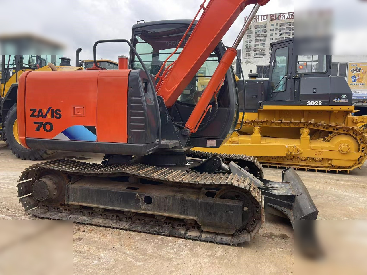 HITACHI ZX70 - Ekskavator perayap: gambar 5 HITACHI ZX70 - Ekskavator perayap: gambar 5