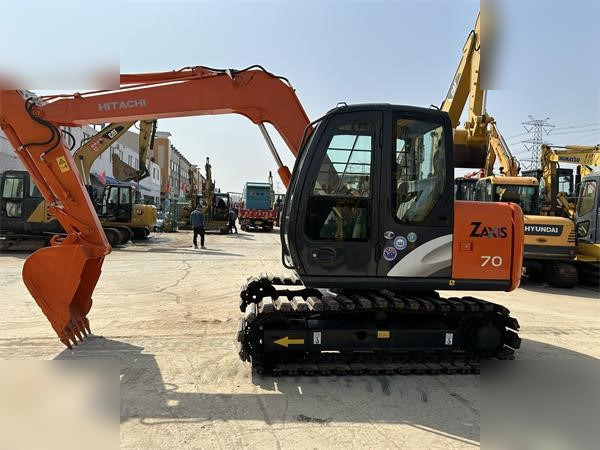 HITACHI ZX70 - Ekskavator perayap: gambar 1 HITACHI ZX70 - Ekskavator perayap: gambar 1