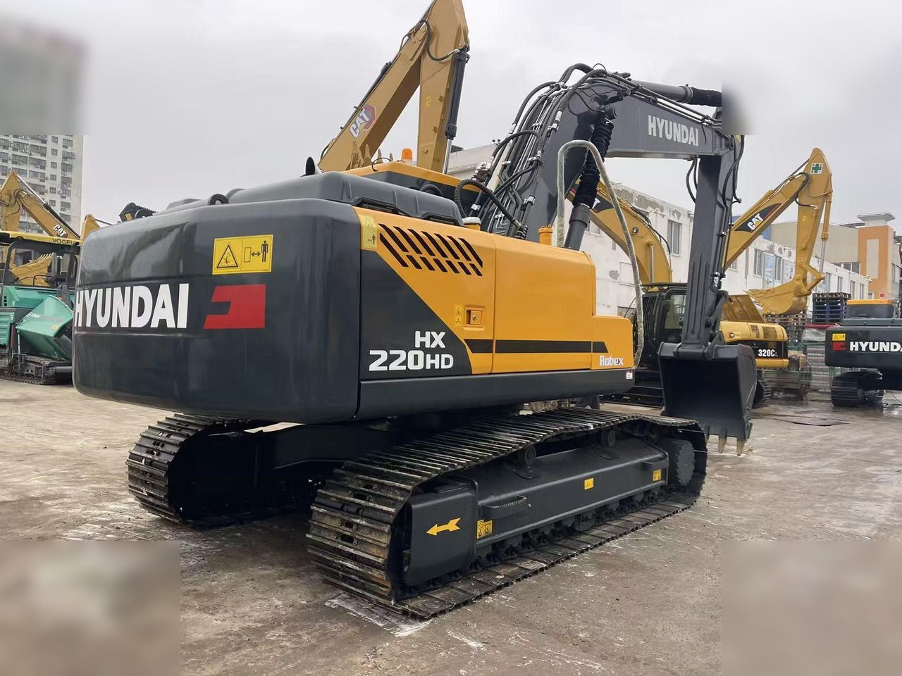HYUNDAI HX220HD - Ekskavator perayap: gambar 2 HYUNDAI HX220HD - Ekskavator perayap: gambar 2