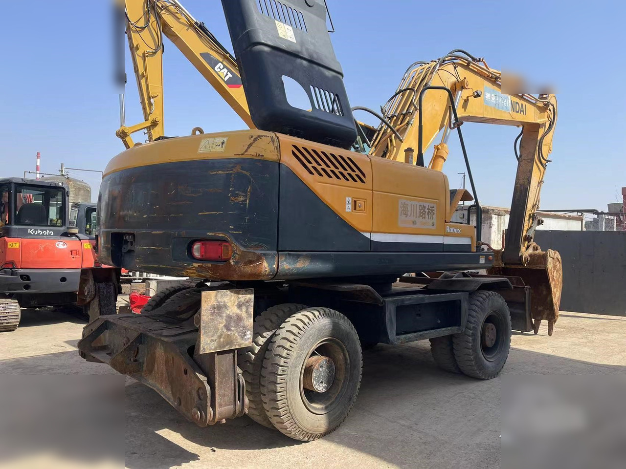 HYUNDAI ROBEX 210W-9 - Ekskavator roda: gambar 3 HYUNDAI ROBEX 210W-9 - Ekskavator roda: gambar 3