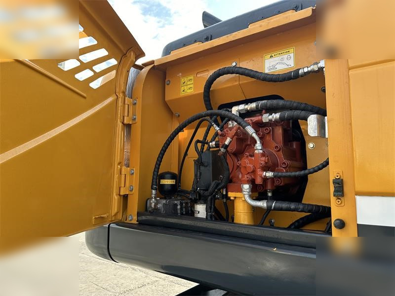 Ekskavator roda HYUNDAI ROBEX 210W-9: gambar 8