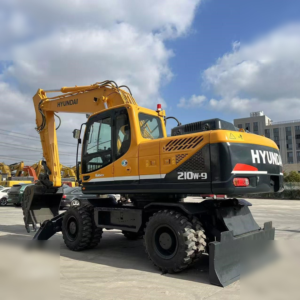 HYUNDAI ROBEX 210W-9 - Ekskavator roda: gambar 1 HYUNDAI ROBEX 210W-9 - Ekskavator roda: gambar 1