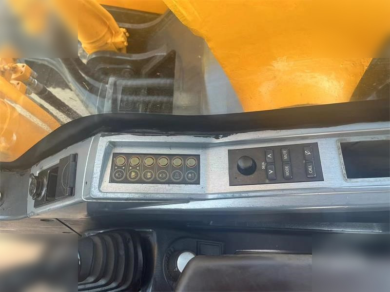 Ekskavator perayap HYUNDAI ROBEX 220 LC-9S: gambar 8 Ekskavator perayap HYUNDAI ROBEX 220 LC-9S: gambar 8