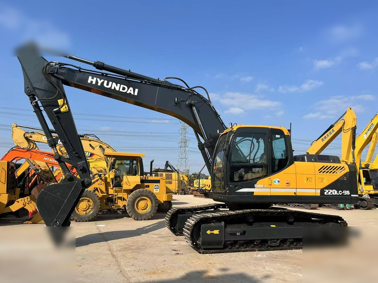 HYUNDAI ROBEX 220 LC-9S - Ekskavator perayap: gambar 1 HYUNDAI ROBEX 220 LC-9S - Ekskavator perayap: gambar 1