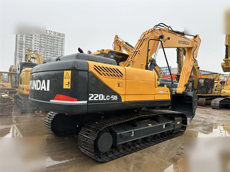 HYUNDAI ROBEX 220 LC-9S - Ekskavator perayap: gambar 2 HYUNDAI ROBEX 220 LC-9S - Ekskavator perayap: gambar 2