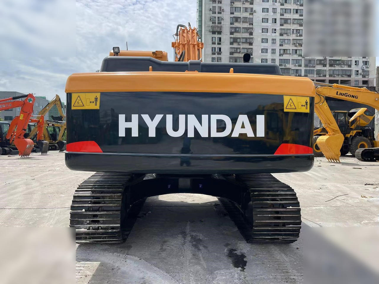 HYUNDAI ROBEX 220 LC-9S - Ekskavator perayap: gambar 4 HYUNDAI ROBEX 220 LC-9S - Ekskavator perayap: gambar 4