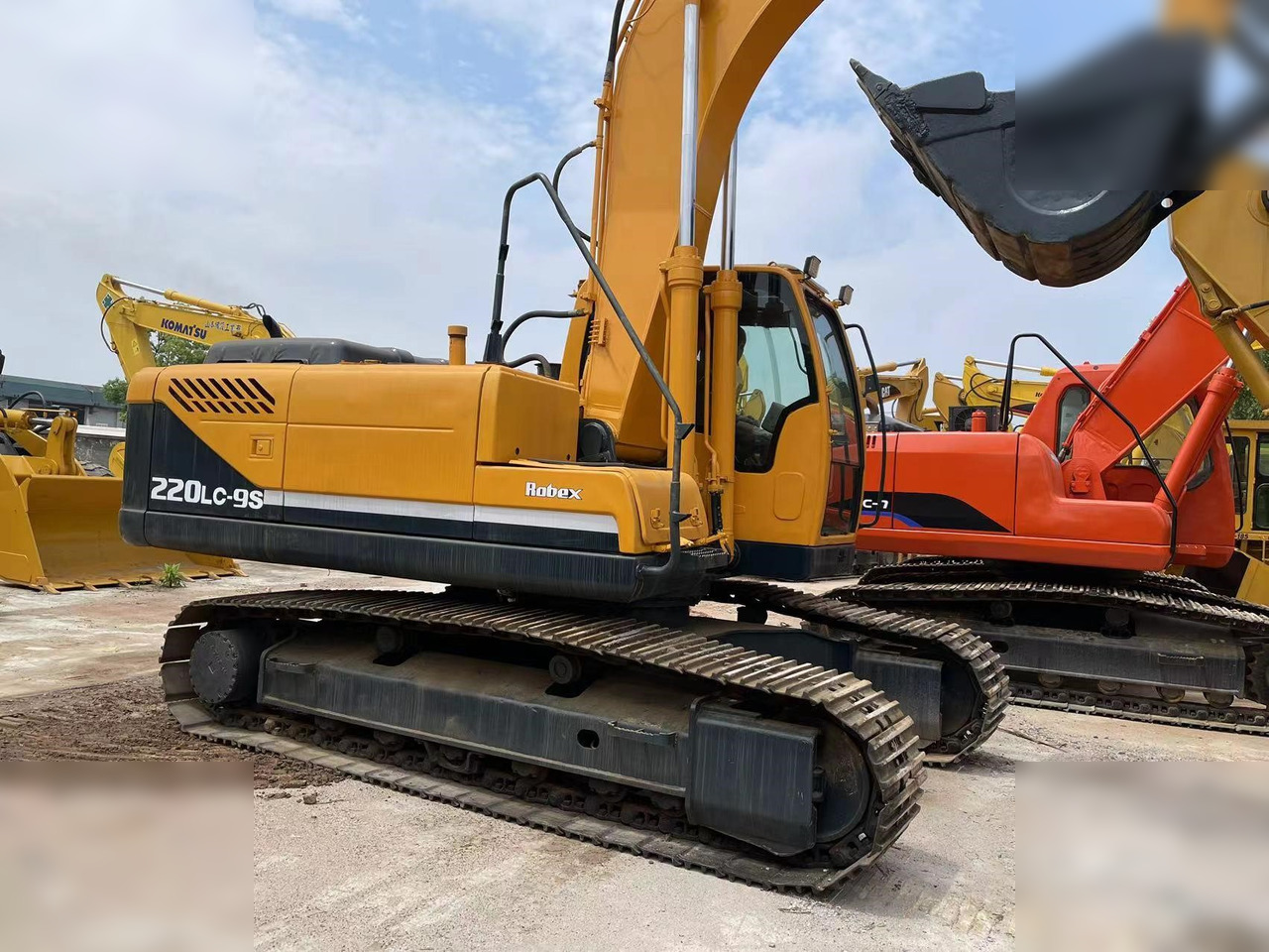 HYUNDAI ROBEX 220 LC-9S - Ekskavator perayap: gambar 2 HYUNDAI ROBEX 220 LC-9S - Ekskavator perayap: gambar 2