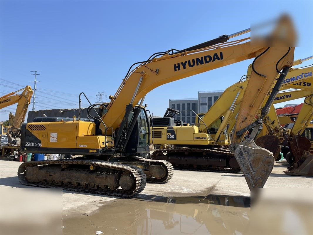 HYUNDAI ROBEX 220 LC-9S - Ekskavator perayap: gambar 3 HYUNDAI ROBEX 220 LC-9S - Ekskavator perayap: gambar 3