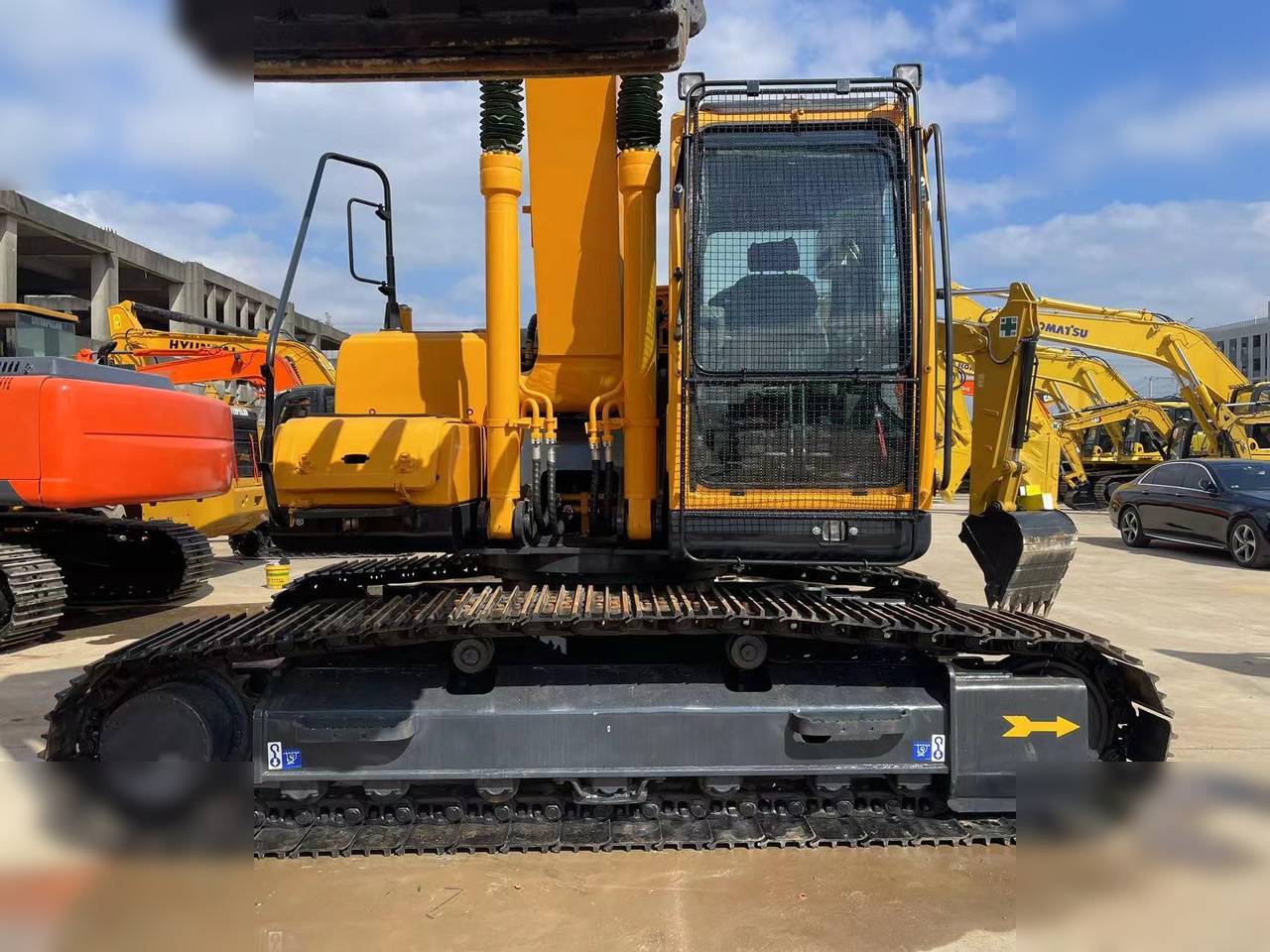 HYUNDAI ROBEX 220 LC-9S - Ekskavator perayap: gambar 5 HYUNDAI ROBEX 220 LC-9S - Ekskavator perayap: gambar 5