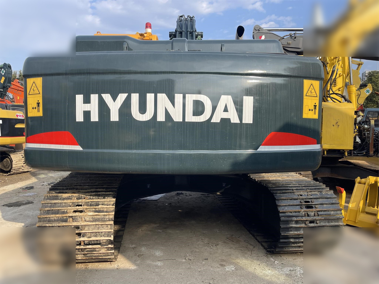 HYUNDAI ROBEX 220 LC-9S - Ekskavator perayap: gambar 2 HYUNDAI ROBEX 220 LC-9S - Ekskavator perayap: gambar 2