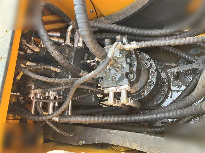 Ekskavator perayap HYUNDAI ROBEX 220 LC-9S: gambar 7 Ekskavator perayap HYUNDAI ROBEX 220 LC-9S: gambar 7