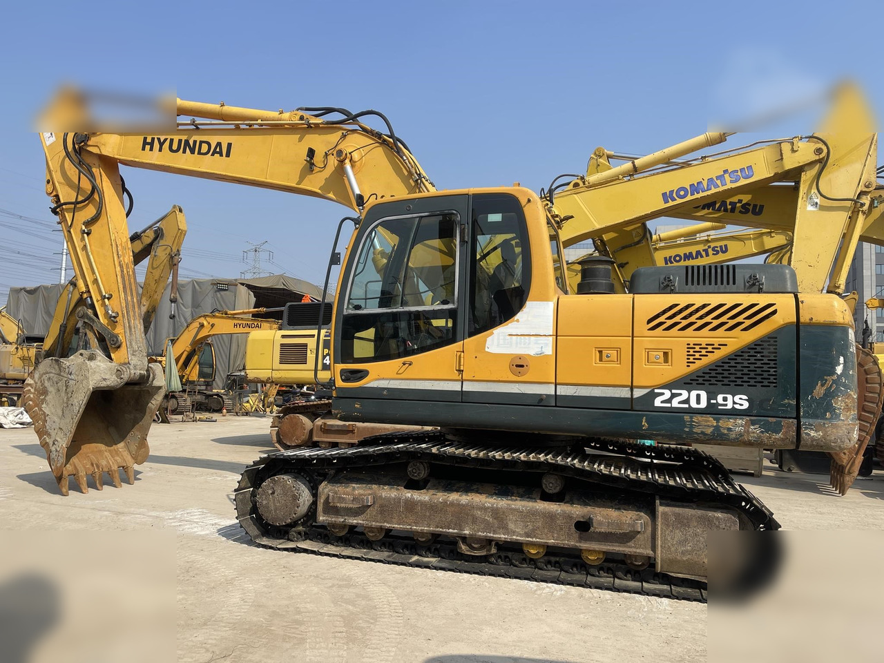 HYUNDAI ROBEX 220 LC-9S - Ekskavator perayap: gambar 1 HYUNDAI ROBEX 220 LC-9S - Ekskavator perayap: gambar 1