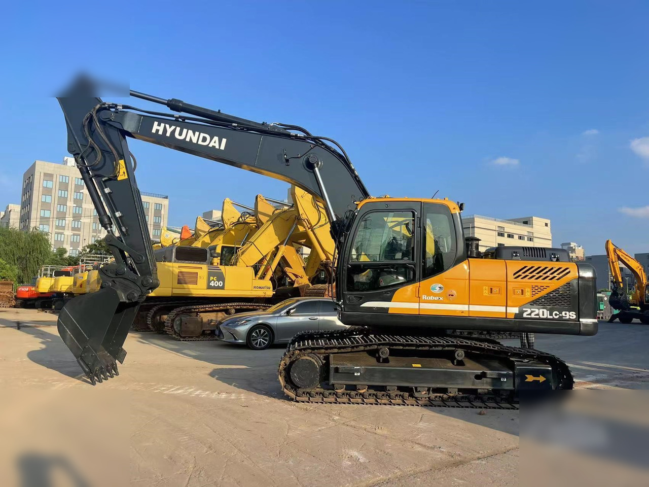 HYUNDAI ROBEX 220 LC-9S - Ekskavator perayap: gambar 1 HYUNDAI ROBEX 220 LC-9S - Ekskavator perayap: gambar 1