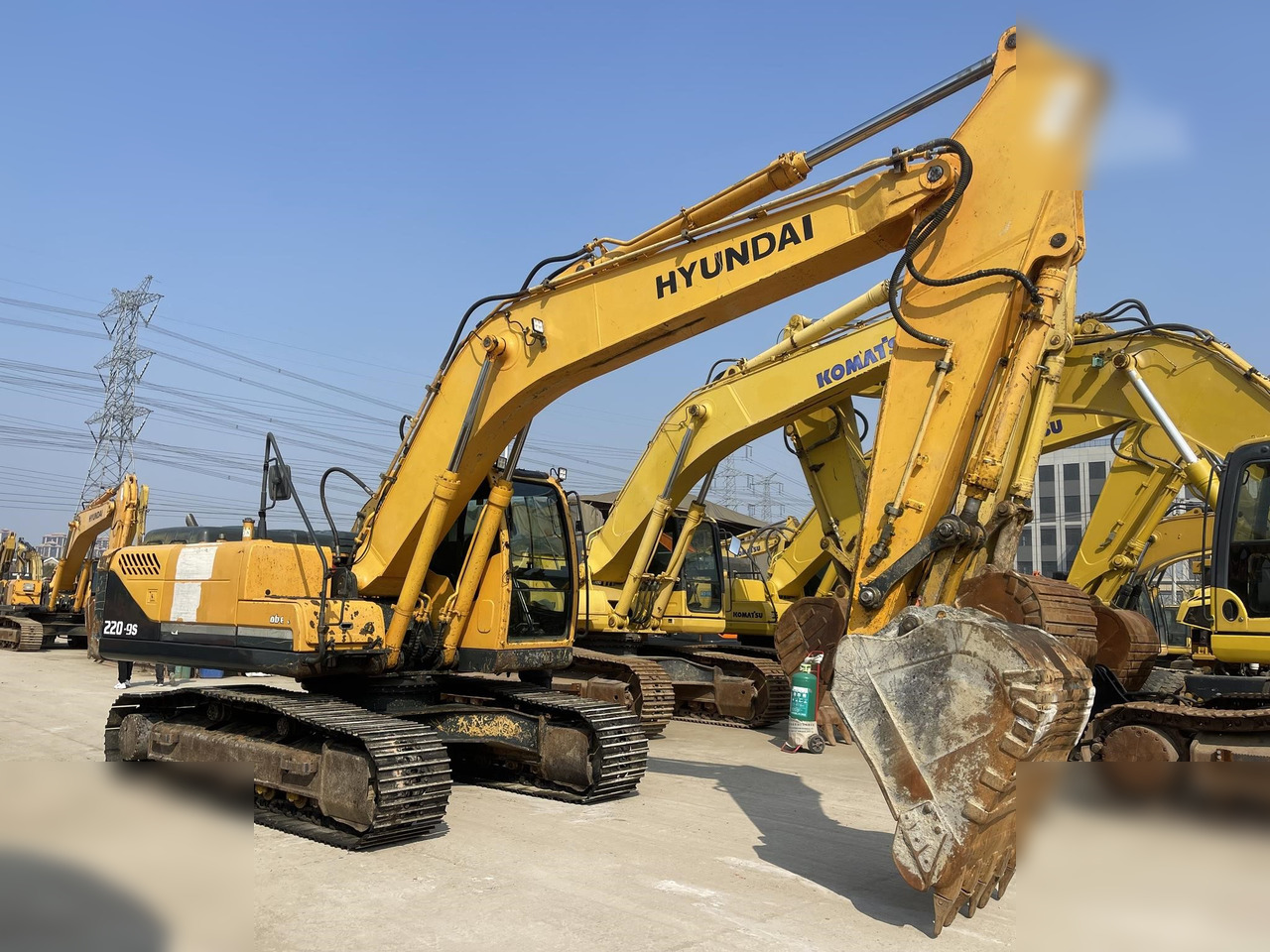 HYUNDAI ROBEX 220 LC-9S - Ekskavator perayap: gambar 4 HYUNDAI ROBEX 220 LC-9S - Ekskavator perayap: gambar 4