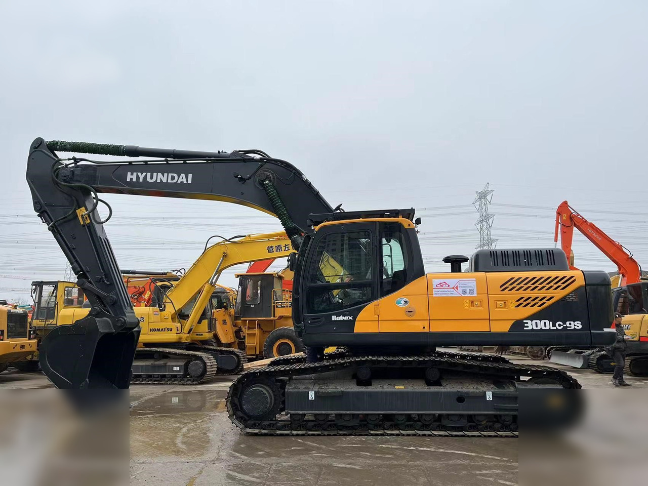 HYUNDAI ROBEX 300 LC-9S - Ekskavator perayap: gambar 2 HYUNDAI ROBEX 300 LC-9S - Ekskavator perayap: gambar 2