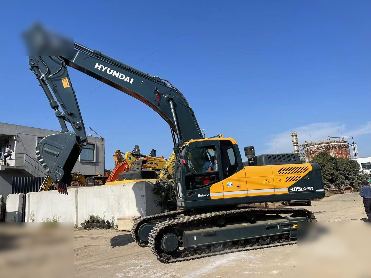 HYUNDAI ROBEX 305 LC-9T - Ekskavator perayap: gambar 2 HYUNDAI ROBEX 305 LC-9T - Ekskavator perayap: gambar 2