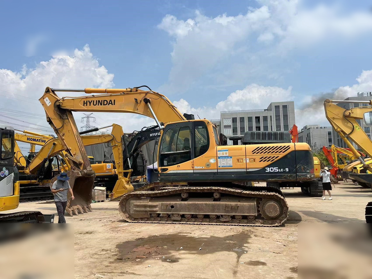 HYUNDAI ROBEX 305 LC-9T - Ekskavator perayap: gambar 1 HYUNDAI ROBEX 305 LC-9T - Ekskavator perayap: gambar 1