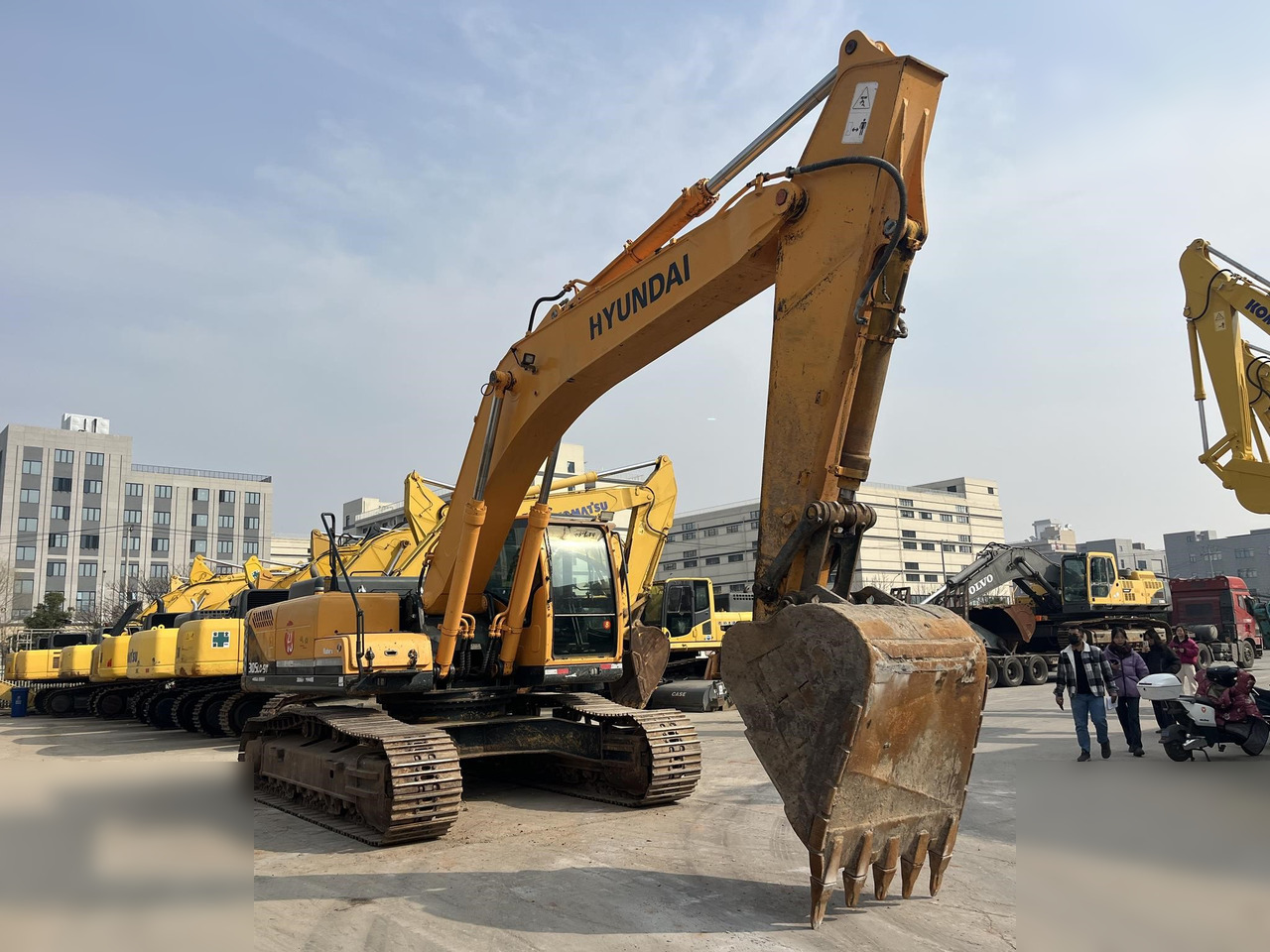 HYUNDAI ROBEX 305 LC-9T - Ekskavator perayap: gambar 2 HYUNDAI ROBEX 305 LC-9T - Ekskavator perayap: gambar 2