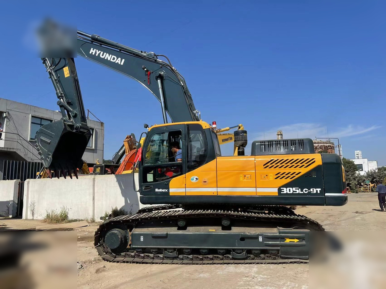 HYUNDAI ROBEX 305 LC-9T - Ekskavator perayap: gambar 1 HYUNDAI ROBEX 305 LC-9T - Ekskavator perayap: gambar 1