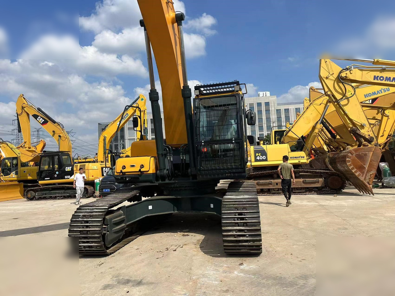 HYUNDAI ROBEX 330 LC-9S - Ekskavator perayap: gambar 4 HYUNDAI ROBEX 330 LC-9S - Ekskavator perayap: gambar 4