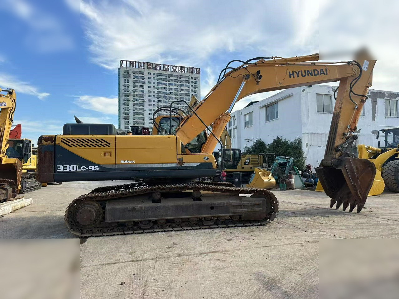 HYUNDAI ROBEX 330 LC-9S - Ekskavator perayap: gambar 2 HYUNDAI ROBEX 330 LC-9S - Ekskavator perayap: gambar 2